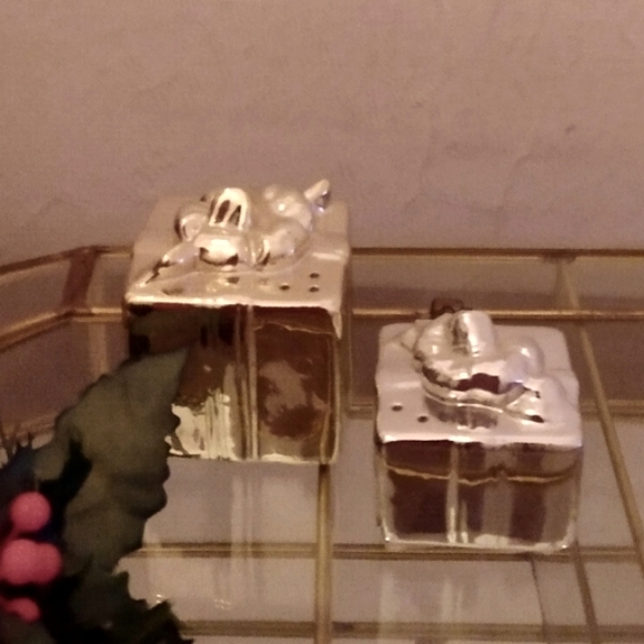 ♥️Vtg. "Gift Box Christmas" Salt and Pepper Shakers by Russ Berrie - Picture 2 of 6